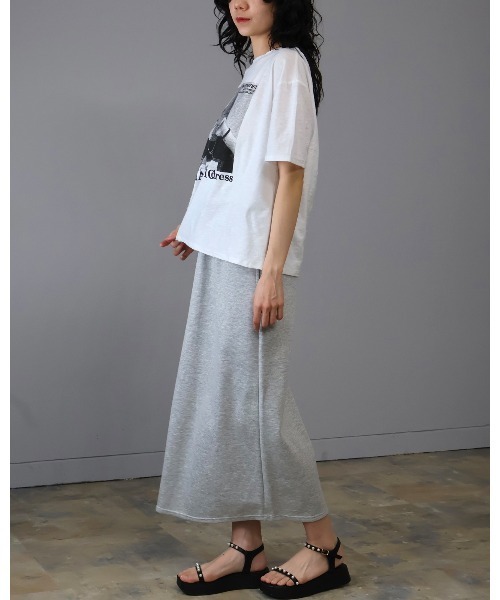 Doumoi(ドゥモエ)の「星柄ダメージ加工 フォトプリント Tシャツ(Tシャツ/カットソー・レディース・B/C/A・FREE)」の5枚目の写真