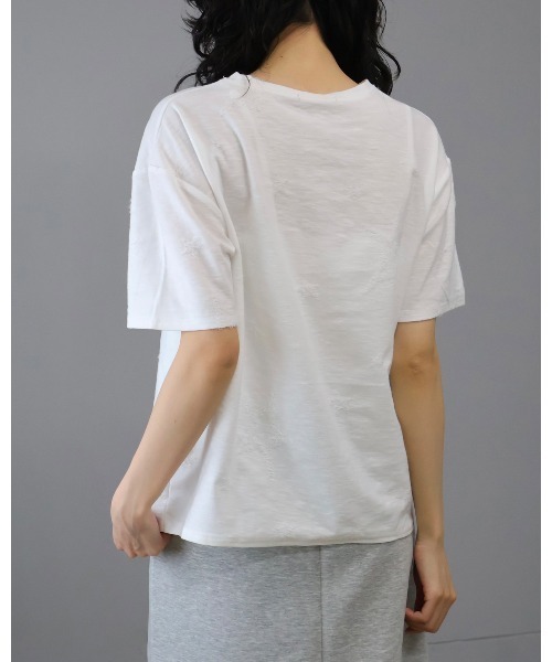 Doumoi(ドゥモエ)の「星柄ダメージ加工 フォトプリント Tシャツ(Tシャツ/カットソー・レディース・B/C/A・FREE)」の9枚目の写真