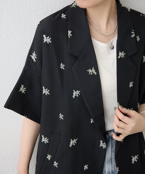 ear PAPILLONNER（イアパピヨネ）の「花柄半袖ジャケット【SUM1 STYLE】（その他アウター・レディース・ブラック/ベージュ・FREE）」の7枚目の写真