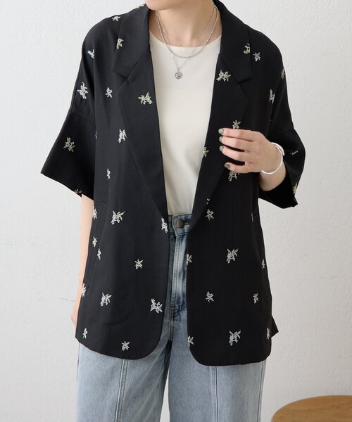 ear PAPILLONNER（イアパピヨネ）の「花柄半袖ジャケット【SUM1 STYLE】（その他アウター・レディース・ブラック/ベージュ・FREE）」の8枚目の写真