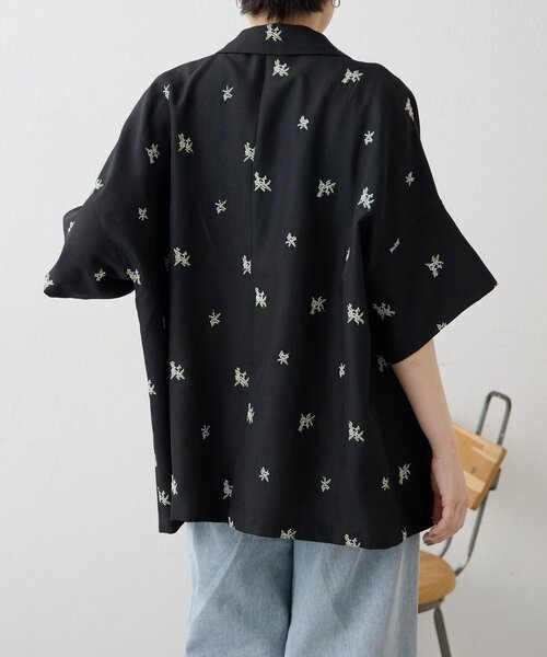ear PAPILLONNER（イアパピヨネ）の「花柄半袖ジャケット【SUM1 STYLE】（その他アウター・レディース・ブラック/ベージュ・FREE）」の13枚目の写真