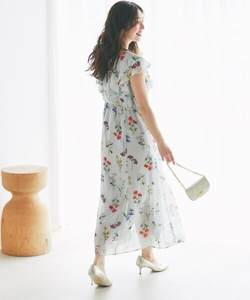 La boutique BonBon（ラブティックボンボン）の「【最強モテワンピ】ボタニカルプリントラッフルワンピース（ワンピース・レディース・サックスブルー/オフホワイト・36/38）」の17枚目の写真