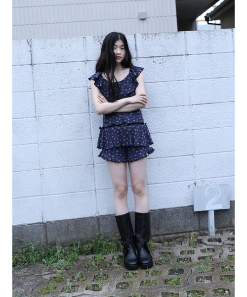 UGLY SHADOW（アグリーシャドウ）の「RUFFLE FLOWER SKIRT PANTS(NAVY)（その他パンツ・レディース・その他・FREE）」の4枚目の写真