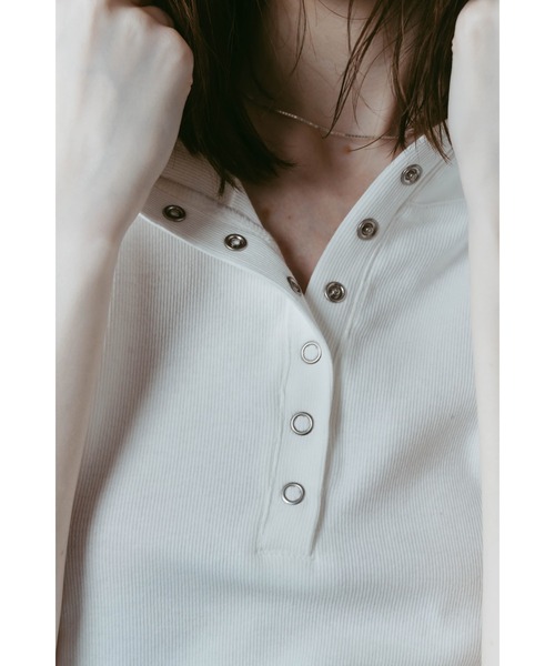 Knuth Marf（クヌースマーフ）の「snap-button hoodie（タンクトップ・レディース・ホワイト/チャコール/ネイビー・FREE）」の11枚目の写真