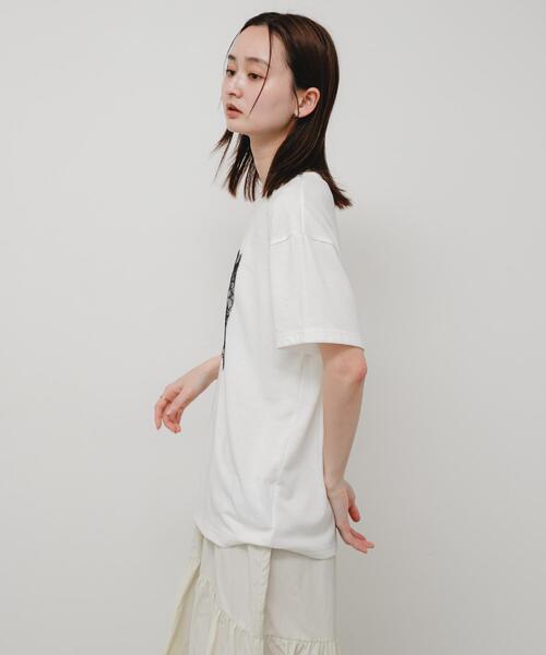 SENSE OF PLACE by URBAN RESEARCH(センスオブプレイスバイアーバンリサーチ)の「レースロゴTシャツ(Tシャツ/カットソー・レディース・ブラック/オフホワイト/チャコールグレー・ONE)」の4枚目の写真