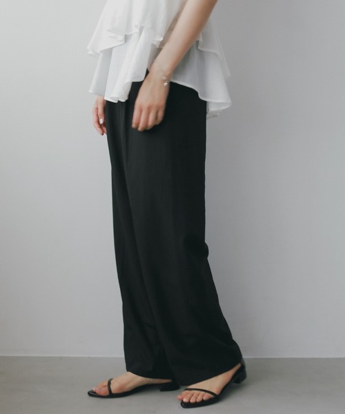A part by(アパートバイ)の「【Sサイズ展開】シアードライタックパンツ(その他パンツ・レディース・オフホワイト/ブラック/グレー系その他4・MEDIUM/SMALL)」の2枚目の写真