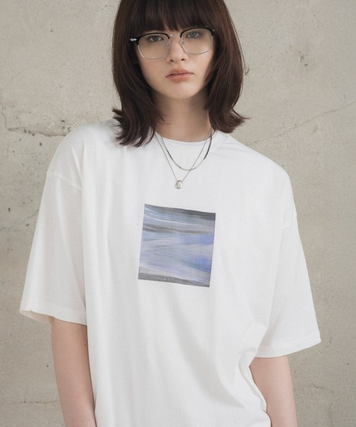 Confirm(コンファーム)の「アブストラクト絵画 フロントプリント 半袖Tシャツ メンズ レディース(Tシャツ/カットソー・メンズ・ブラック/ブラック系その他/ネイビー/ブラウン/ホワイト系その他/ホワイト・L/M)」の2枚目の写真
