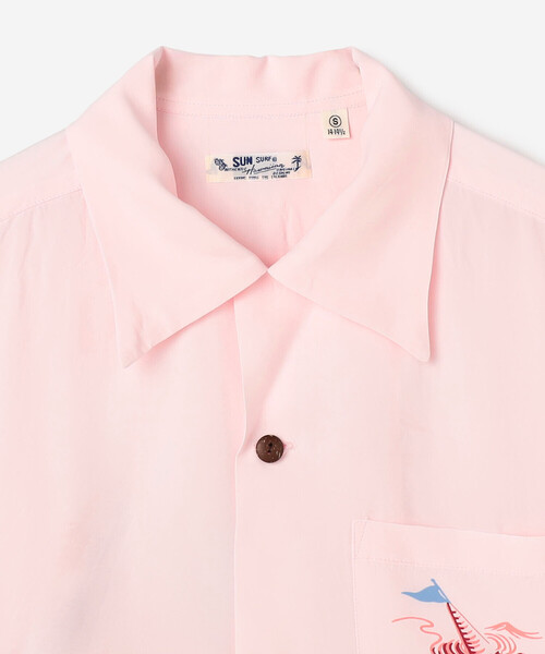 SUN SURF(サンサーフ)の「SUN SURF | ハワイアンシャツ “WATER SKIING” WOMEN(シャツ/ブラウス・レディース・オフホワイト/ピンク・S)」の6枚目の写真