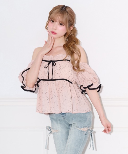 apres jour（アプレジュール）の「オフショルドットペプラムブラウス（シャツ/ブラウス・レディース・ホワイト系その他/ピンク系その他/ブラック系その他・X-LARGE/フリー）」の22枚目の写真