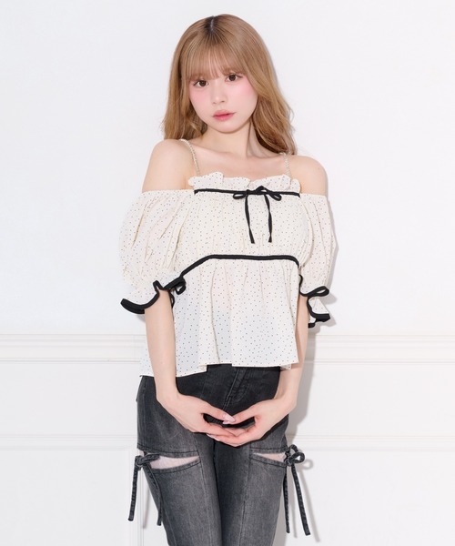 apres jour（アプレジュール）の「オフショルドットペプラムブラウス（シャツ/ブラウス・レディース・ホワイト系その他/ピンク系その他/ブラック系その他・X-LARGE/フリー）」の5枚目の写真