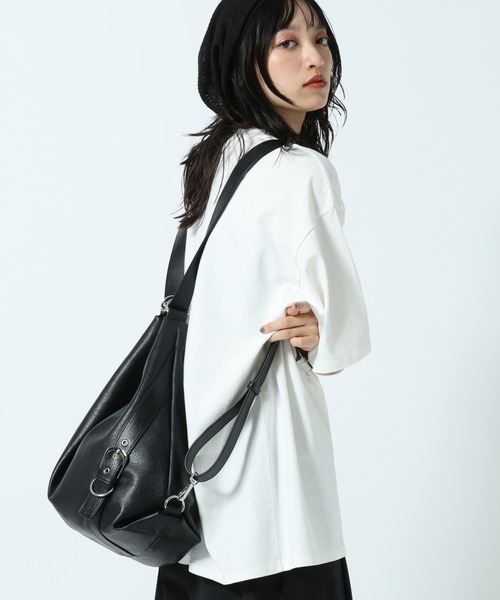 PAGEBOY(ページボーイ)の「マルチWAYバックルバッグ【500mlペットボトル収納可能/リュック/トート/斜めかけ出来る】(ショルダーバッグ・レディース・ブラック・FREE)」の15枚目の写真