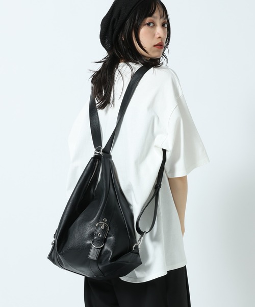 PAGEBOY(ページボーイ)の「マルチWAYバックルバッグ【500mlペットボトル収納可能/リュック/トート/斜めかけ出来る】(ショルダーバッグ・レディース・ブラック・FREE)」の18枚目の写真