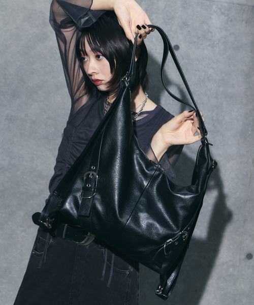 PAGEBOY(ページボーイ)の「マルチWAYバックルバッグ【500mlペットボトル収納可能/リュック/トート/斜めかけ出来る】(ショルダーバッグ・レディース・ブラック・FREE)」の21枚目の写真