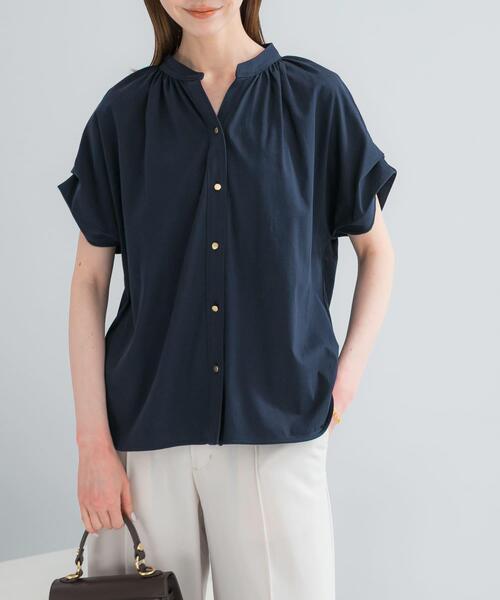 URBAN RESEARCH ROSSO WOMEN(アーバンリサーチ ロッソ)の「『WEB/一部店舗限定』汗染防止デザインボタンカットブラウス(シャツ/ブラウス・レディース・オフホワイト/ネイビー/ピンクベージュ・FREE)」の1枚目の写真