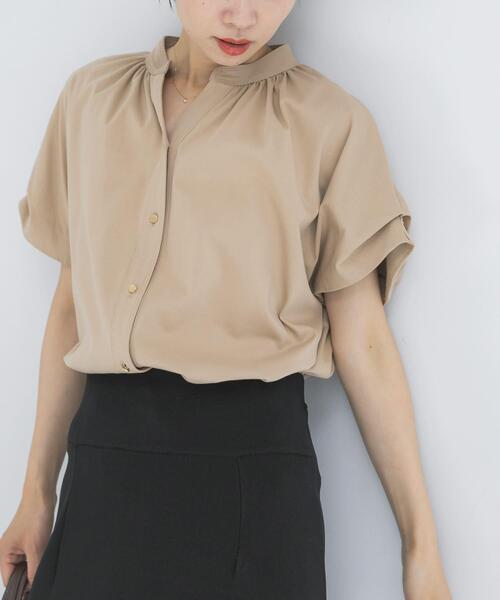 URBAN RESEARCH ROSSO WOMEN(アーバンリサーチ ロッソ)の「『WEB/一部店舗限定』汗染防止デザインボタンカットブラウス(シャツ/ブラウス・レディース・オフホワイト/ネイビー/ピンクベージュ・FREE)」の3枚目の写真