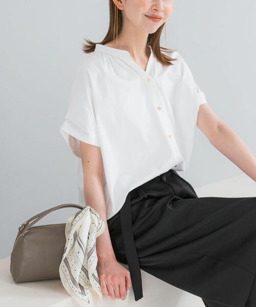 URBAN RESEARCH ROSSO WOMEN(アーバンリサーチ ロッソ)の「『WEB/一部店舗限定』汗染防止デザインボタンカットブラウス(シャツ/ブラウス・レディース・オフホワイト/ネイビー/ピンクベージュ・FREE)」の2枚目の写真