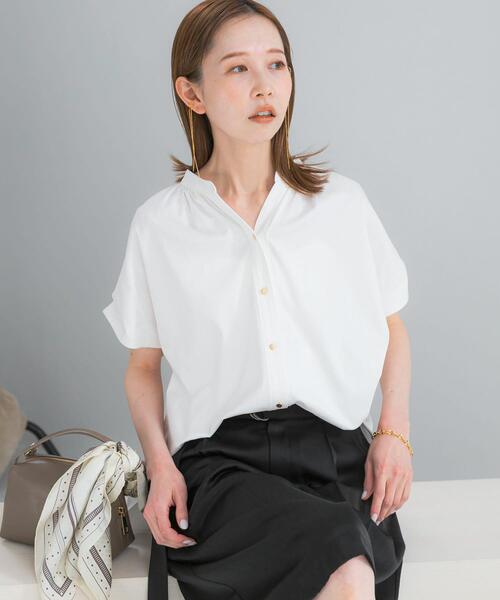 URBAN RESEARCH ROSSO WOMEN(アーバンリサーチ ロッソ)の「『WEB/一部店舗限定』汗染防止デザインボタンカットブラウス(シャツ/ブラウス・レディース・オフホワイト/ネイビー/ピンクベージュ・FREE)」の4枚目の写真