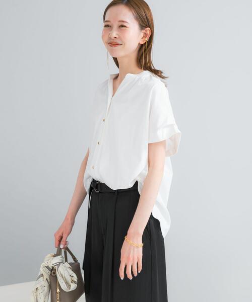 URBAN RESEARCH ROSSO WOMEN(アーバンリサーチ ロッソ)の「『WEB/一部店舗限定』汗染防止デザインボタンカットブラウス(シャツ/ブラウス・レディース・オフホワイト/ネイビー/ピンクベージュ・FREE)」の7枚目の写真