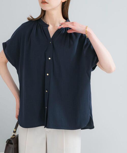 URBAN RESEARCH ROSSO WOMEN(アーバンリサーチ ロッソ)の「『WEB/一部店舗限定』汗染防止デザインボタンカットブラウス(シャツ/ブラウス・レディース・オフホワイト/ネイビー/ピンクベージュ・FREE)」の20枚目の写真