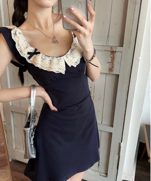 &soiree(アンドソワレ)の「クルーネックレースタイトミニワンピース(ワンピース・レディース・ネイビー・MEDIUM/SMALL/X-LARGE/LARGE)」の4枚目の写真
