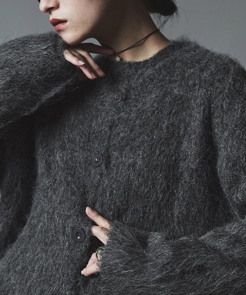 W:Huku（フーク）の「モヘア シャギー ニット カーディガン / Mohair Shaggy Knit Cardigan（カーディガン/ボレロ・レディース・ベージュ系その他/チャコール/ブラック/ブラウン・FREE）」の19枚目の写真