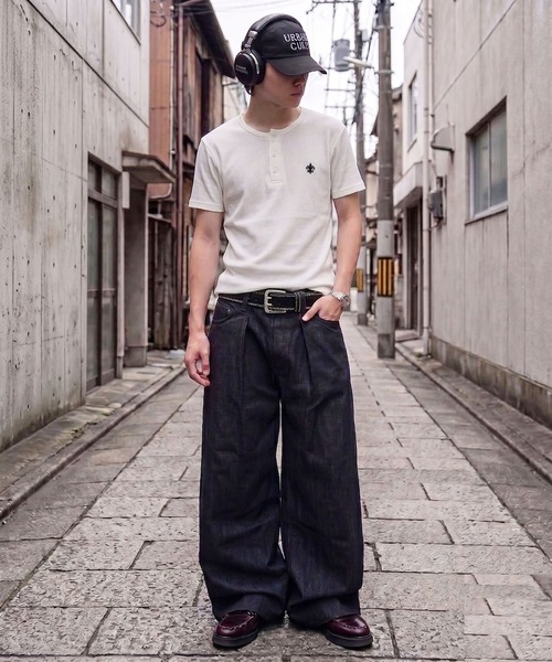 SPINNS(スピンズ)の「短丈ヘンリーネックサーマル半袖Tシャツ/ワンポイントロゴ刺繍(Tシャツ/カットソー・メンズ・ワイン/ブラック/ホワイト・ONESIZE)」の5枚目の写真