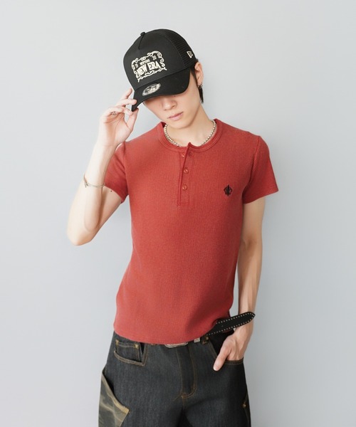 SPINNS(スピンズ)の「短丈ヘンリーネックサーマル半袖Tシャツ/ワンポイントロゴ刺繍(Tシャツ/カットソー・メンズ・ワイン/ブラック/ホワイト・ONESIZE)」の14枚目の写真