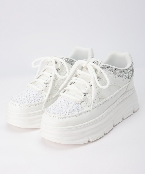 Lace Ladies（レースレディース）の「グリッター レース ビジュー付き 厚底 スニーカー（スニーカー・レディース・ベージュ/ホワイト・25cm/24.5cm/24cm/23.5cm/23cm/22.5cm）」の18枚目の写真