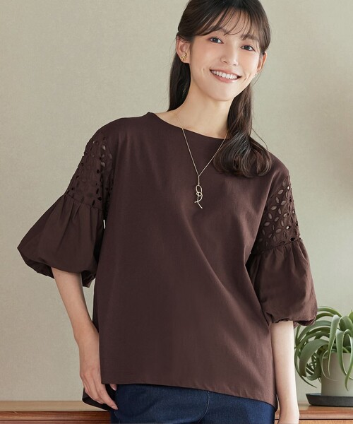 Tiaclasse(ティアクラッセ)の「袖レースカットソープルオーバー(Tシャツ/カットソー・レディース・ブラウン/ブラック/オフホワイト・M)」の3枚目の写真