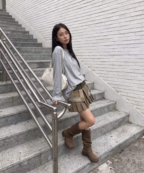 LETTERCOMO(レテルコモ)の「メロウヘンリーネックストライプロングスリーブグレー(Tシャツ/カットソー・メンズ・グレー・MEDIUM/LARGE)」の2枚目の写真