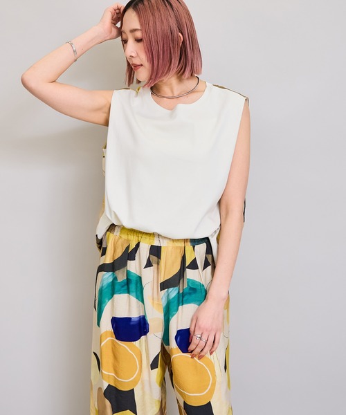 LHELBIE(レルビエ)の「プリントドッキングトップス(Tシャツ/カットソー・レディース・イエロー/ブルー/ブラック・M)」の7枚目の写真