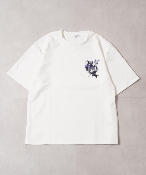 1111clothing（ワンフォークロージング）の「フラワーモチーフ バックプリント Tシャツ / Flower-Motif Back-Printed T-Shirt（Tシャツ/カットソー・メンズ・ブラック/ホワイト・M/L）」の4枚目の写真