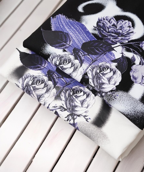 1111clothing（ワンフォークロージング）の「フラワーモチーフ バックプリント Tシャツ / Flower-Motif Back-Printed T-Shirt（Tシャツ/カットソー・メンズ・ブラック/ホワイト・M/L）」の3枚目の写真