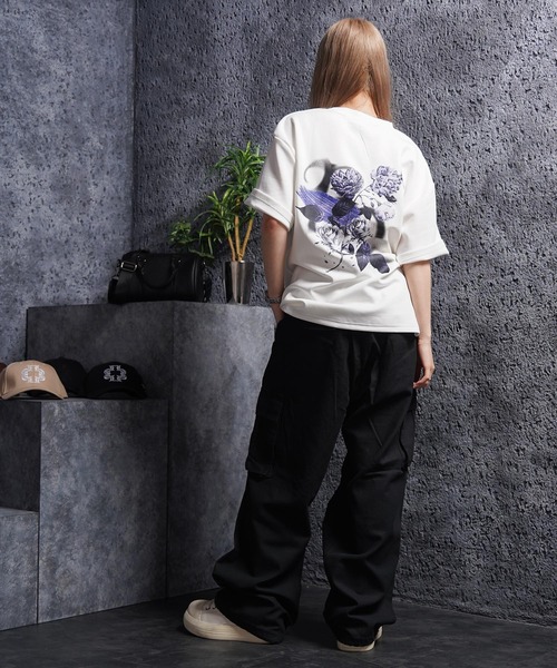 1111clothing（ワンフォークロージング）の「フラワーモチーフ バックプリント Tシャツ / Flower-Motif Back-Printed T-Shirt（Tシャツ/カットソー・メンズ・ブラック/ホワイト・M/L）」の10枚目の写真