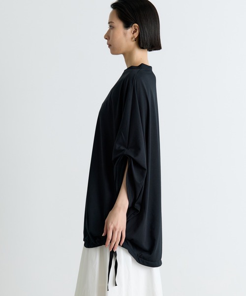 COGTHEBIGSMOKE(コグザビッグスモーク)の「【COGTHEBIGSMOKE/コグザビッグスモーク】NARIAH TUCKED SLEEVE TOP/タックスリーブTシャツ(Tシャツ/カットソー・レディース・ホワイト/ブラック・1)」の21枚目の写真