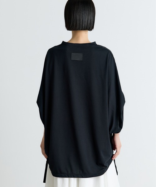 COGTHEBIGSMOKE(コグザビッグスモーク)の「【COGTHEBIGSMOKE/コグザビッグスモーク】NARIAH TUCKED SLEEVE TOP/タックスリーブTシャツ(Tシャツ/カットソー・レディース・ホワイト/ブラック・1)」の22枚目の写真