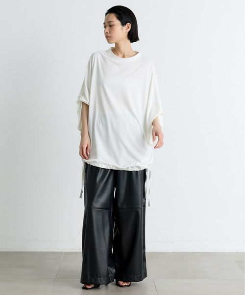 COGTHEBIGSMOKE(コグザビッグスモーク)の「【COGTHEBIGSMOKE/コグザビッグスモーク】NARIAH TUCKED SLEEVE TOP/タックスリーブTシャツ(Tシャツ/カットソー・レディース・ホワイト/ブラック・1)」の8枚目の写真