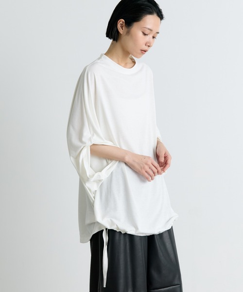 COGTHEBIGSMOKE(コグザビッグスモーク)の「【COGTHEBIGSMOKE/コグザビッグスモーク】NARIAH TUCKED SLEEVE TOP/タックスリーブTシャツ(Tシャツ/カットソー・レディース・ホワイト/ブラック・1)」の9枚目の写真