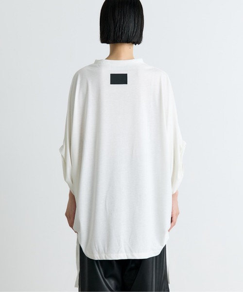 COGTHEBIGSMOKE(コグザビッグスモーク)の「【COGTHEBIGSMOKE/コグザビッグスモーク】NARIAH TUCKED SLEEVE TOP/タックスリーブTシャツ(Tシャツ/カットソー・レディース・ホワイト/ブラック・1)」の12枚目の写真