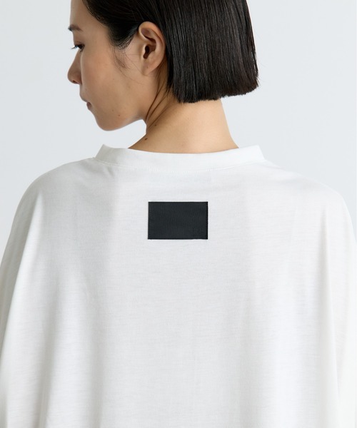 COGTHEBIGSMOKE(コグザビッグスモーク)の「【COGTHEBIGSMOKE/コグザビッグスモーク】NARIAH TUCKED SLEEVE TOP/タックスリーブTシャツ(Tシャツ/カットソー・レディース・ホワイト/ブラック・1)」の14枚目の写真