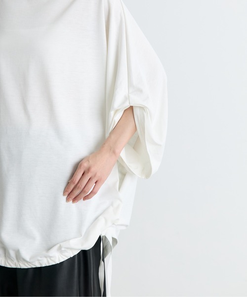 COGTHEBIGSMOKE(コグザビッグスモーク)の「【COGTHEBIGSMOKE/コグザビッグスモーク】NARIAH TUCKED SLEEVE TOP/タックスリーブTシャツ(Tシャツ/カットソー・レディース・ホワイト/ブラック・1)」の16枚目の写真