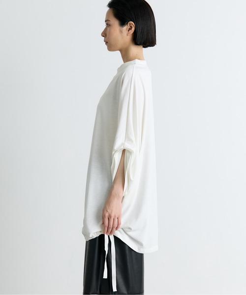 COGTHEBIGSMOKE(コグザビッグスモーク)の「【COGTHEBIGSMOKE/コグザビッグスモーク】NARIAH TUCKED SLEEVE TOP/タックスリーブTシャツ(Tシャツ/カットソー・レディース・ホワイト/ブラック・1)」の11枚目の写真