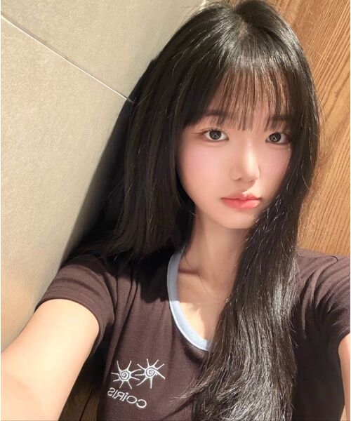 COIRIS（コイリス）の「[ユーネック] ローラ スモール ロゴ 配色 ユーネック 半袖Tシャツ (10カラー)（Tシャツ/カットソー・レディース・カーキ/ブラウン/ネイビー/ライトブルー/ホワイト/ブラック/グレー系/チャコール/ブルー/グリーン・FREE）」の15枚目の写真