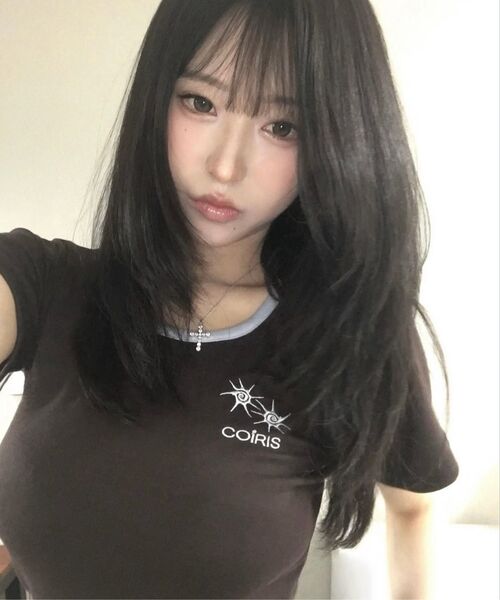 COIRIS（コイリス）の「[ユーネック] ローラ スモール ロゴ 配色 ユーネック 半袖Tシャツ (10カラー)（Tシャツ/カットソー・レディース・カーキ/ブラウン/ネイビー/ライトブルー/ホワイト/ブラック/グレー系/チャコール/ブルー/グリーン・FREE）」の20枚目の写真