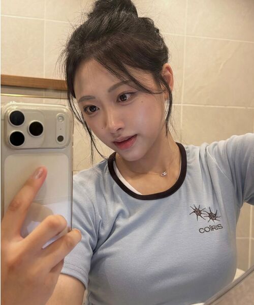 COIRIS（コイリス）の「[ユーネック] ローラ スモール ロゴ 配色 ユーネック 半袖Tシャツ (10カラー)（Tシャツ/カットソー・レディース・カーキ/ブラウン/ネイビー/ライトブルー/ホワイト/ブラック/グレー系/チャコール/ブルー/グリーン・FREE）」の22枚目の写真
