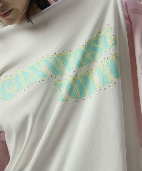 CONVERSE TOKYO（コンバーストウキョウ）の「LOGO PRINT HOTFIX TEE（Tシャツ/カットソー・レディース・ホワイト/ブラック/ブルー・SMALL/MEDIUM）」の7枚目の写真