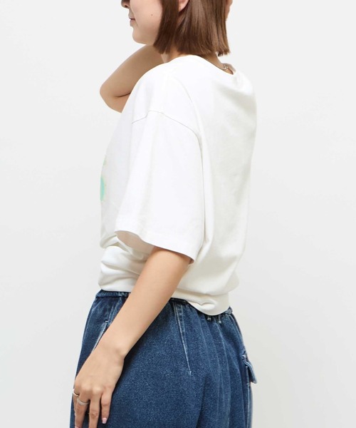 CONVERSE TOKYO（コンバーストウキョウ）の「LOGO PRINT HOTFIX TEE（Tシャツ/カットソー・レディース・ホワイト/ブラック/ブルー・SMALL/MEDIUM）」の12枚目の写真