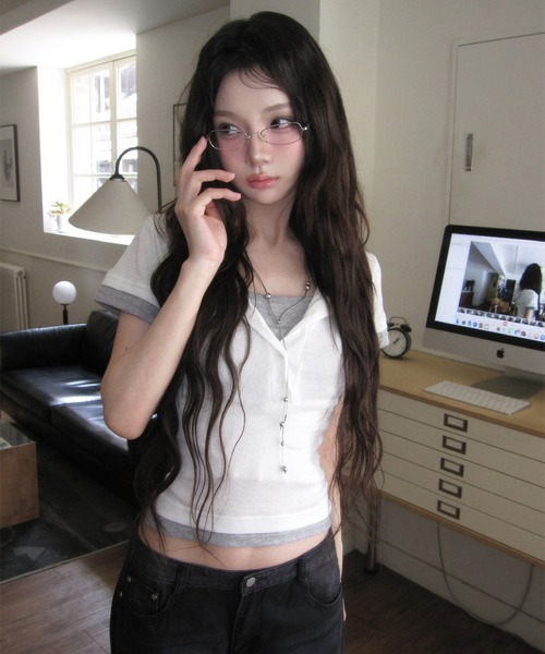 modimood(モディムード)の「フェイクレイヤードカラーブロックヘンリーネック半袖Tシャツ(Tシャツ/カットソー・レディース・アイボリー/ブラック・FREE)」の1枚目の写真