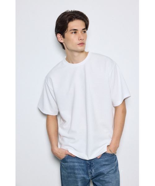 AZUL by moussy(アズールバイマウジー)の「リップル半袖トップス(Tシャツ/カットソー・メンズ・ホワイト/ブラック/ライトカーキ・MEDIUM/LARGE)」の4枚目の写真