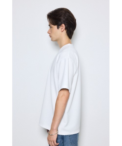 AZUL by moussy(アズールバイマウジー)の「リップル半袖トップス(Tシャツ/カットソー・メンズ・ホワイト/ブラック/ライトカーキ・MEDIUM/LARGE)」の9枚目の写真